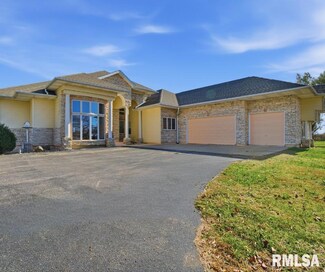 24211 N Carver Rd, Canton, IL 61520