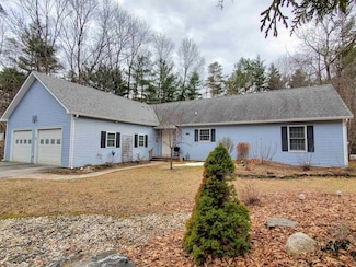 565 Farmer Dr Unit 210, Saint Johnsbury, VT 05819