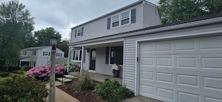 119 Longwood Dr, Chicopee, MA 01020