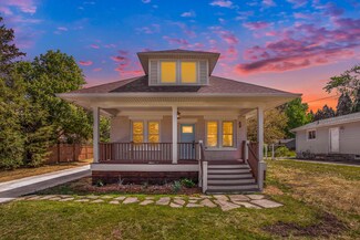 221 S Berrien St, New Buffalo, MI 49117