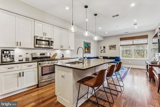2221 M St NE Unit 302, Washington, DC 20002