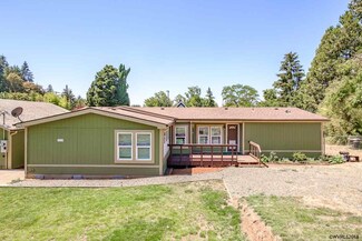 150 Locust Ave, Brownsville, OR 97327