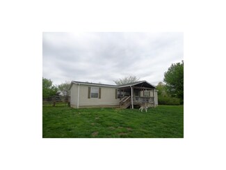 18390 Perry Rd, La Cygne, KS 66040