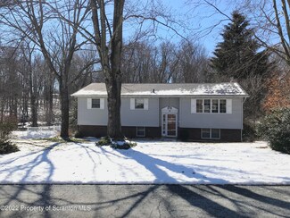 33 Old Mill Rd, Jermyn, PA 18433