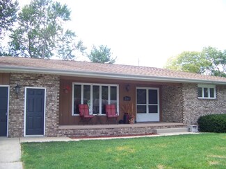 704 Van Buren St, Monticello, IL 61856