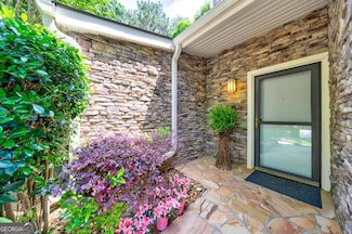 41 Basswood Cir, Atlanta, GA 30328
