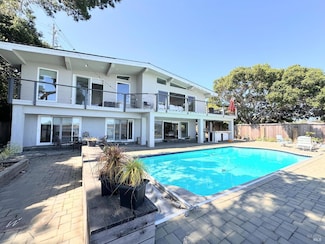 5148 Paradise Dr, Corte Madera, CA 94925