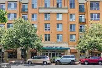 2200 N Westmoreland St Unit 325, Arlington, VA 22213