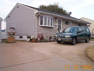 816 Anderson Ave, Franklin Square, NY 11010