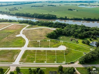 401 Overbrook Dr, Wamego, KS 66547