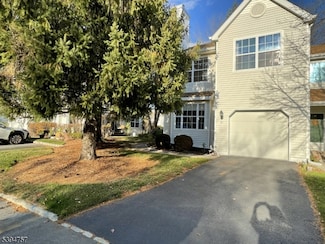 41 Winding Brook Rd, Hamburg, NJ 07419