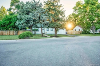 2575 Saulsbury St, Lakewood, CO 80214