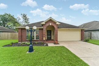 610 Wisdom Dr, Deer Park, TX 77536