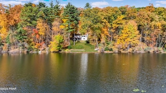 148 W Shore Dr, Dingmans Ferry, PA 18328