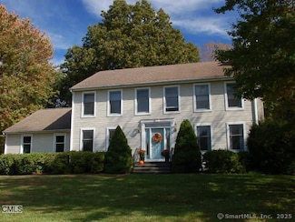 3 Bayberry Hill Rd, Bethel, CT 06801