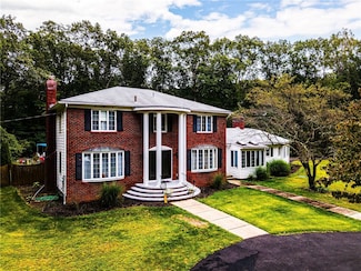 44 Heritage Dr, East Greenwich, RI 02818