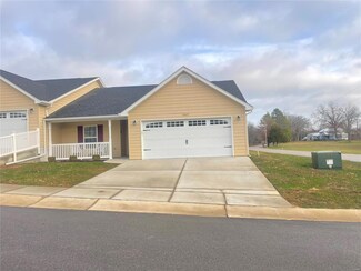 1057 Hawk Ridge Dr, Union, MO 63084