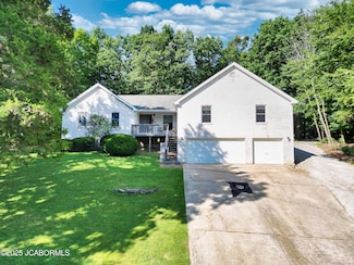 1613 Marion Dr, Marthasville, MO 63357