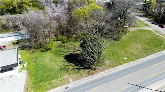 207 N River St, Calhoun, GA 30701