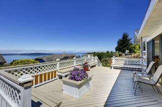 46 Silver Beach Dr, Steilacoom, WA 98388