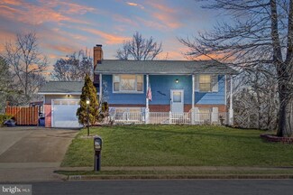 3496 Beechwood Ln, Triangle, VA 22172