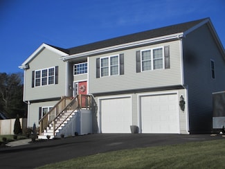 15 Sunset Dr, Taunton, MA 02780