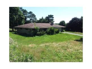 132 Shanahan Rd, Butler, PA 16001