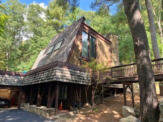244 Moulton Dr, Lynnfield, MA 01940