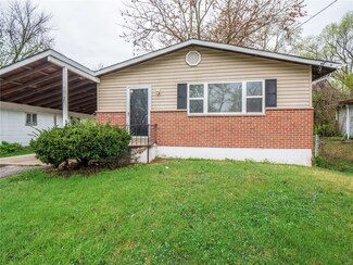 10137 Green Valley Dr, Saint Louis, MO 63136