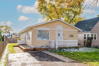 209 E Pineview Dr, Round Lake Park, IL 60073