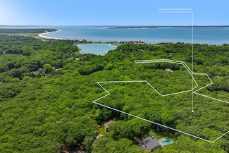 43 Lohan Ct, North Sea, NY 11968