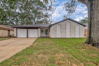 15619 La Casa Ln, Houston, TX 77062