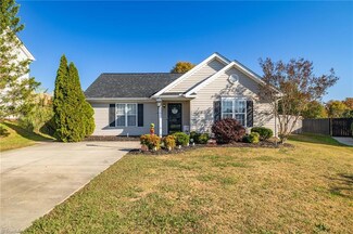 878 Big Creek Ct, High Point, NC 27265