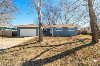 1325 S Garfield St, Junction City, KS 66441