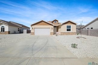 3703 Saguaro Dr, Carlsbad, NM 88220