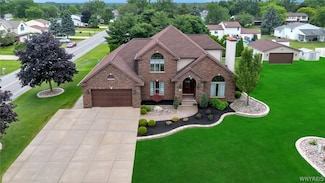 8215 Cherry Ln, Niagara Falls, NY 14304