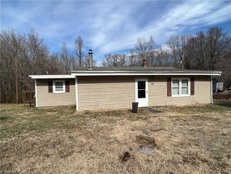 4753 Maple Oak Dr, High Point, NC 27263