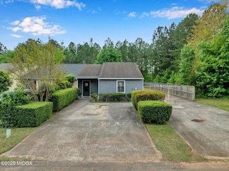 210 Northlake Dr, Warner Robins, GA 31093