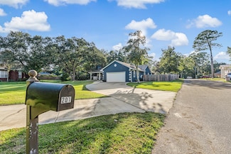 201 Bahia Vista Dr, Niceville, FL 32578