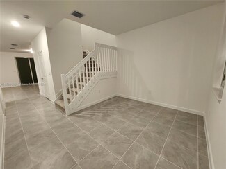 637 SE 13th Street Cir, Homestead, FL 33034
