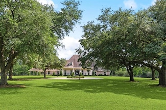 3008 Bayou Rd, Saint Bernard, LA 70085