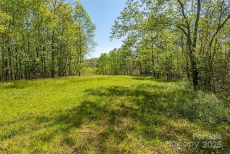 000 Thousand Oaks Dr, Old Fort, NC 28752