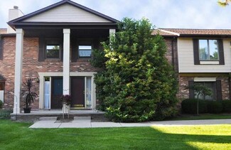 975 Woodlane Dr Unit 2, Rochester Hills, MI 48307