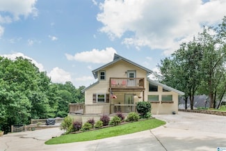 15550 Beacon Point Dr, Northport, AL 35475