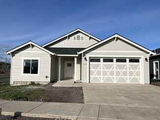 3762 Durst St, Medford, OR 97504