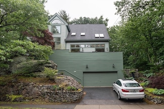 50 Bellingham Rd, Chestnut Hill, MA 02467