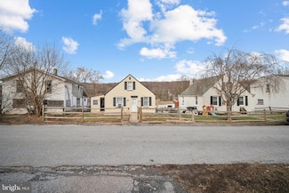 24 Spruce St, Coatesville, PA 19320
