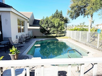 180 Kensington Way, West Palm Beach, FL 33414