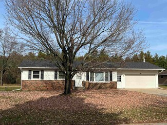 1041 Lakewood Ln, Wisconsin Rapids, WI 54494