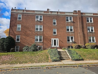 5A Robin Rd Unit 5A, West Hartford, CT 06119